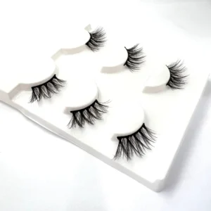 MODERN GLOW LASHES Corner Lash #1 Cat Eye Look