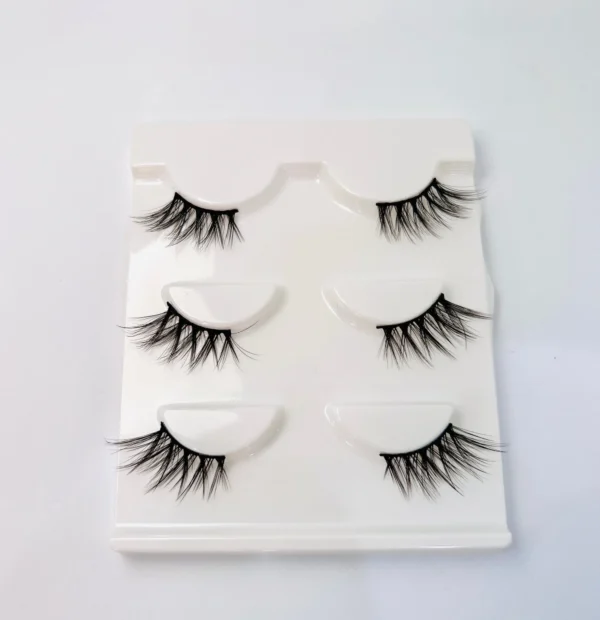MODERN GLOW LASHES Corner Lash #1 Cat Eye Look - Image 4